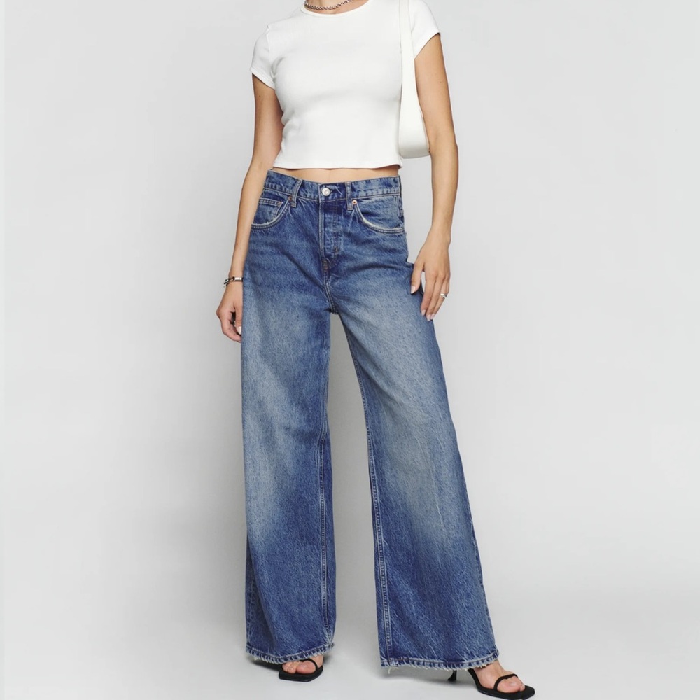 Reformation ‘Iggy Super Wide Leg Slouch Jeans’ in Juno